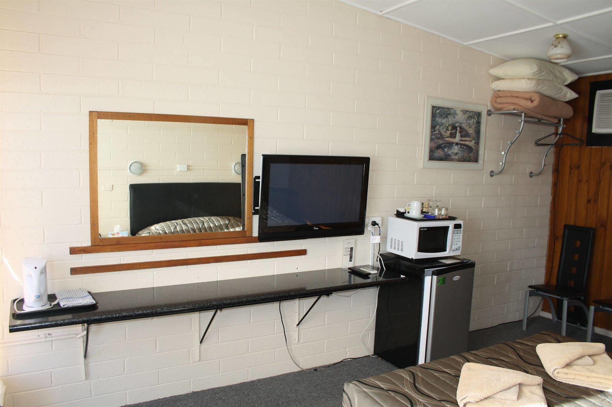 Nhill Oasis Motel מראה חיצוני תמונה