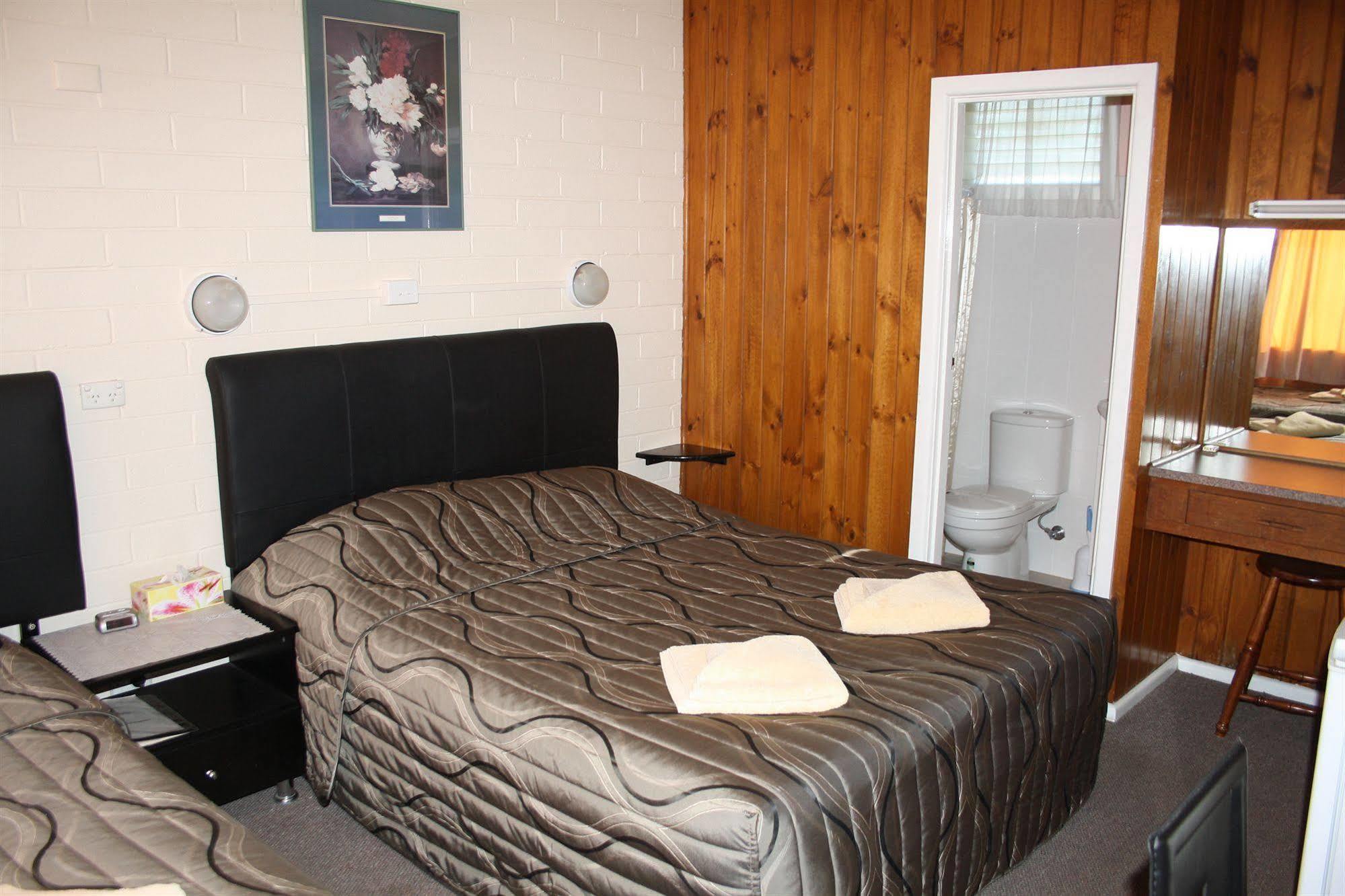 Nhill Oasis Motel מראה חיצוני תמונה