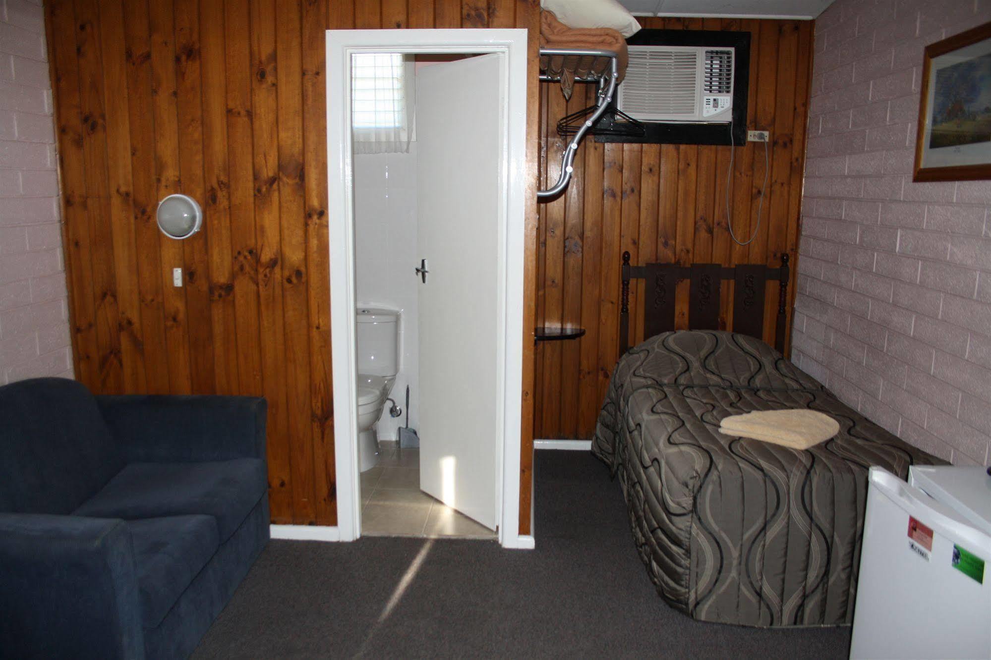Nhill Oasis Motel מראה חיצוני תמונה