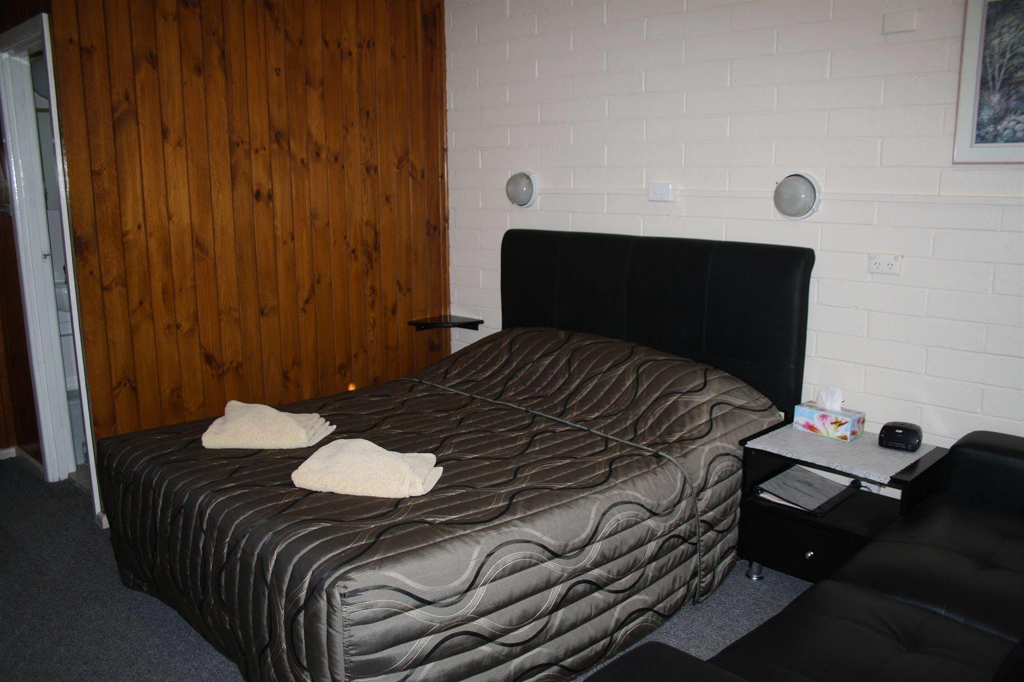 Nhill Oasis Motel מראה חיצוני תמונה